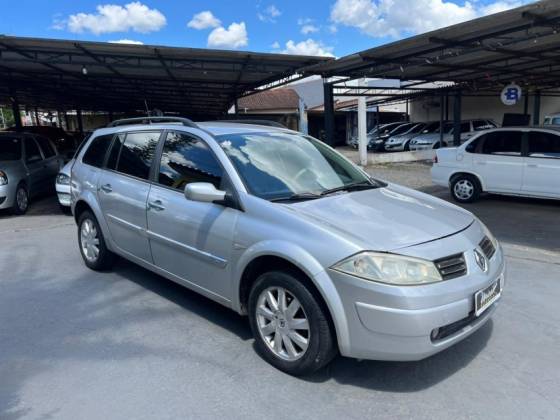 RENAULT MEGANE 1.6 DYNAMIQUE GRAND TOUR 16V FLEX 4P MANUAL RENAULT MEGANE 1.6 DYNAMIQUE GRAND TOUR 16V FLEX 4P MANUAL